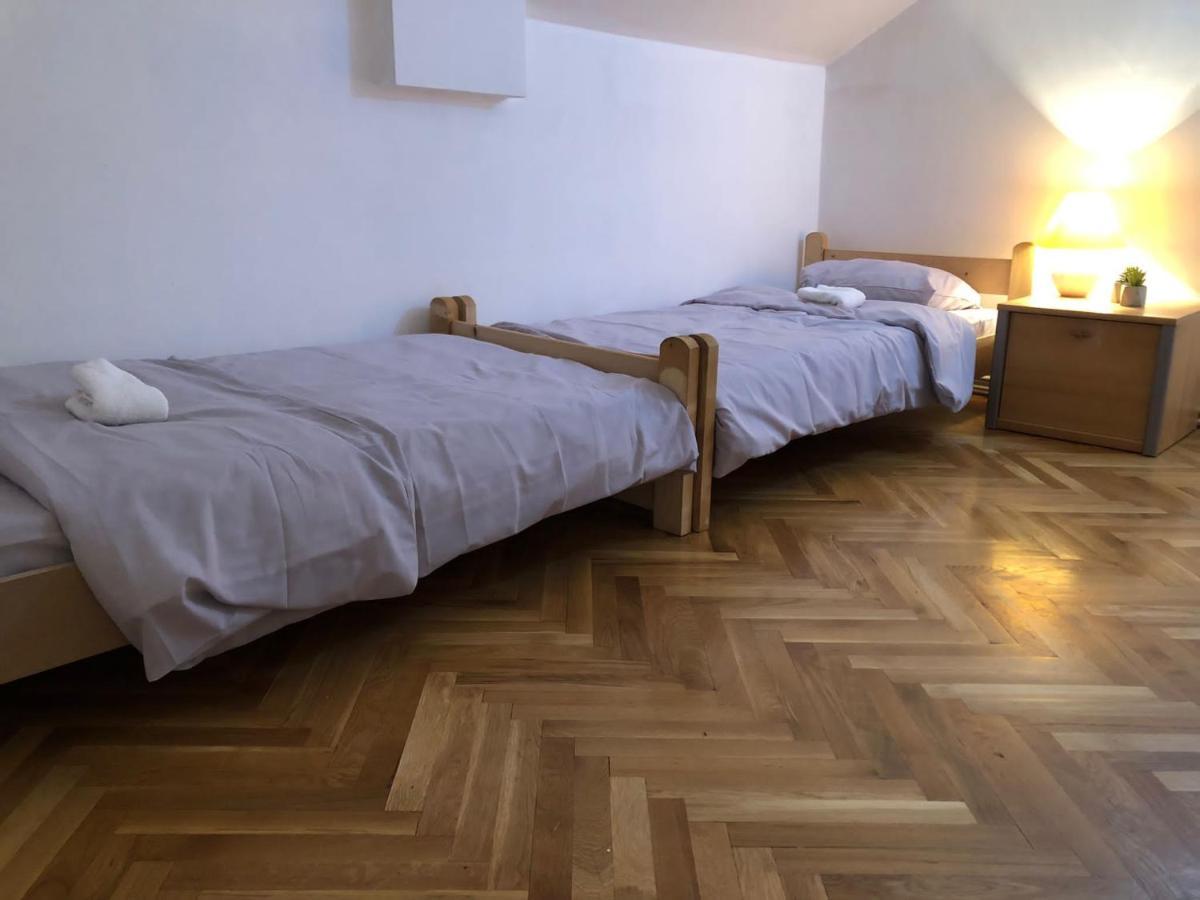 Old House Old Town Hostel Sarajevo Bagian luar foto