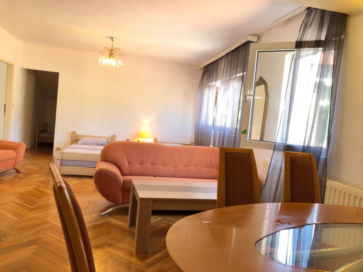 Old House Old Town Hostel Sarajevo Bagian luar foto