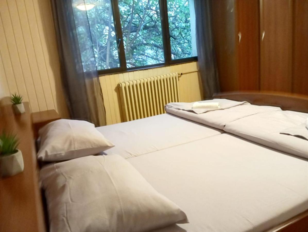Old House Old Town Hostel Sarajevo Bagian luar foto